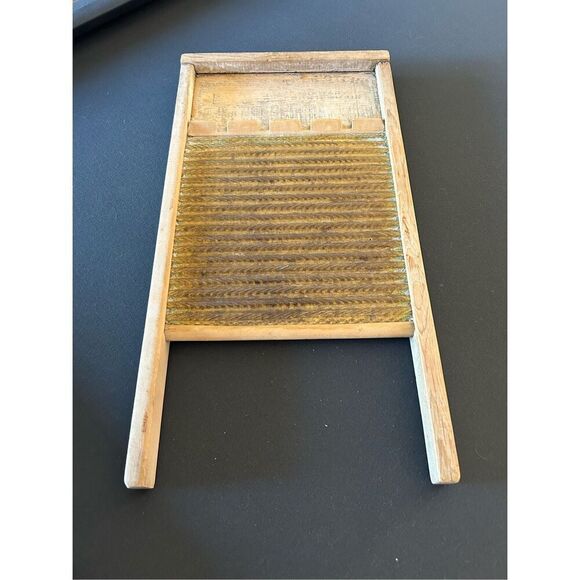 Antique Wash Board - Picture 1 of 4